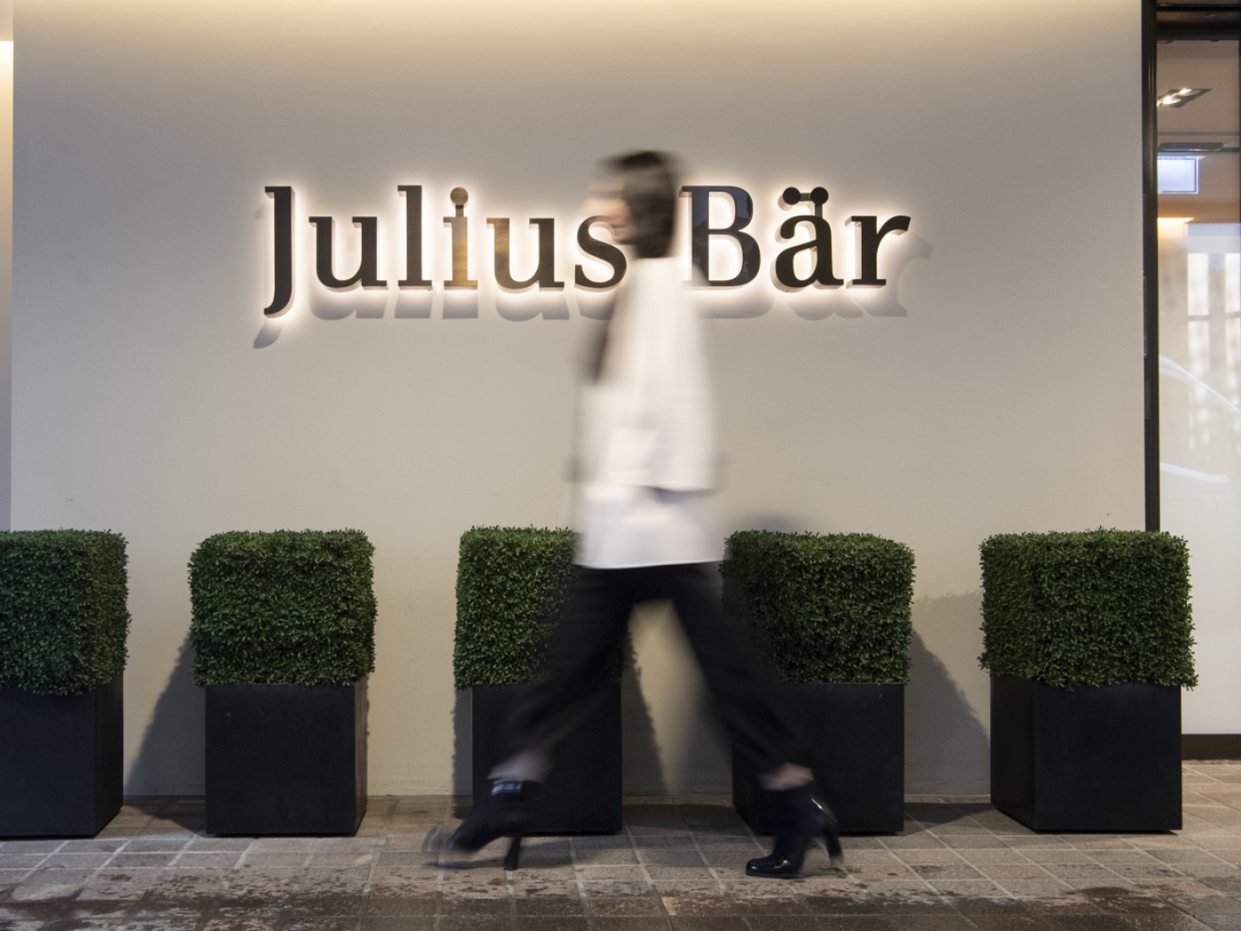 Julius Baer pays its management significantly better again